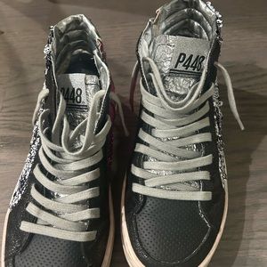 P448 size 7 women’s shoes